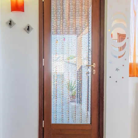 Eclissi Holiday Home, *